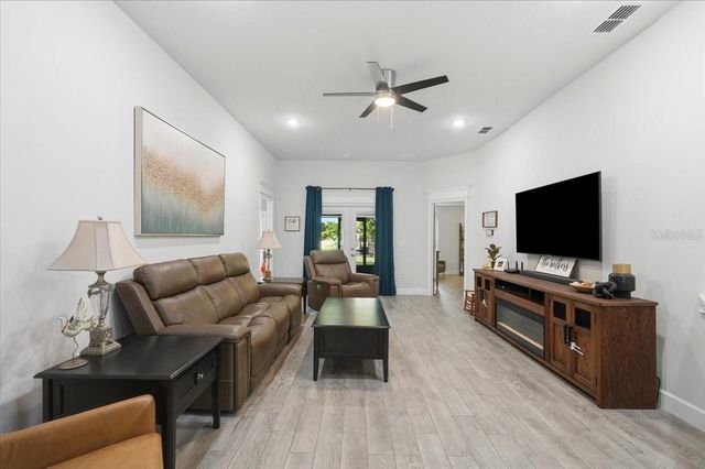 477 LAKE VISTA DRIVE, Auburndale, FL 33823