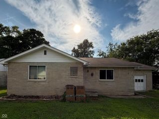 120 S Francis Street, Brownstown, IN 47220