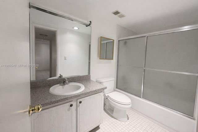 920 NE 169th St 405, North Miami Beach, FL 33162