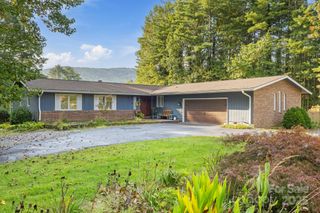 214 Vincent Place, Hendersonville, NC 28739