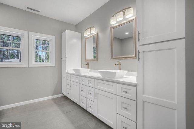 3047 DINGHY CT, Greenbackville, VA 23356