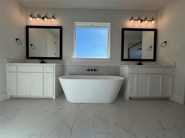 137 Red Fox, Godley, TX 76044