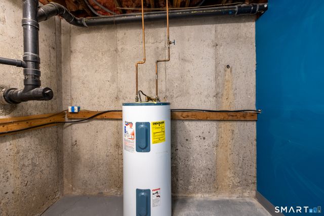 111 Wooster Street 1C, Naugatuck, CT 06770