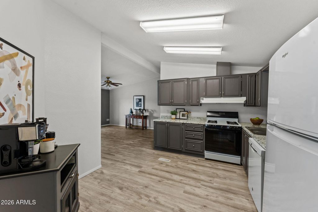 Image 6 of property listing at 2401 W SOUTHERN Avenue 155, Tempe, AZ 85282