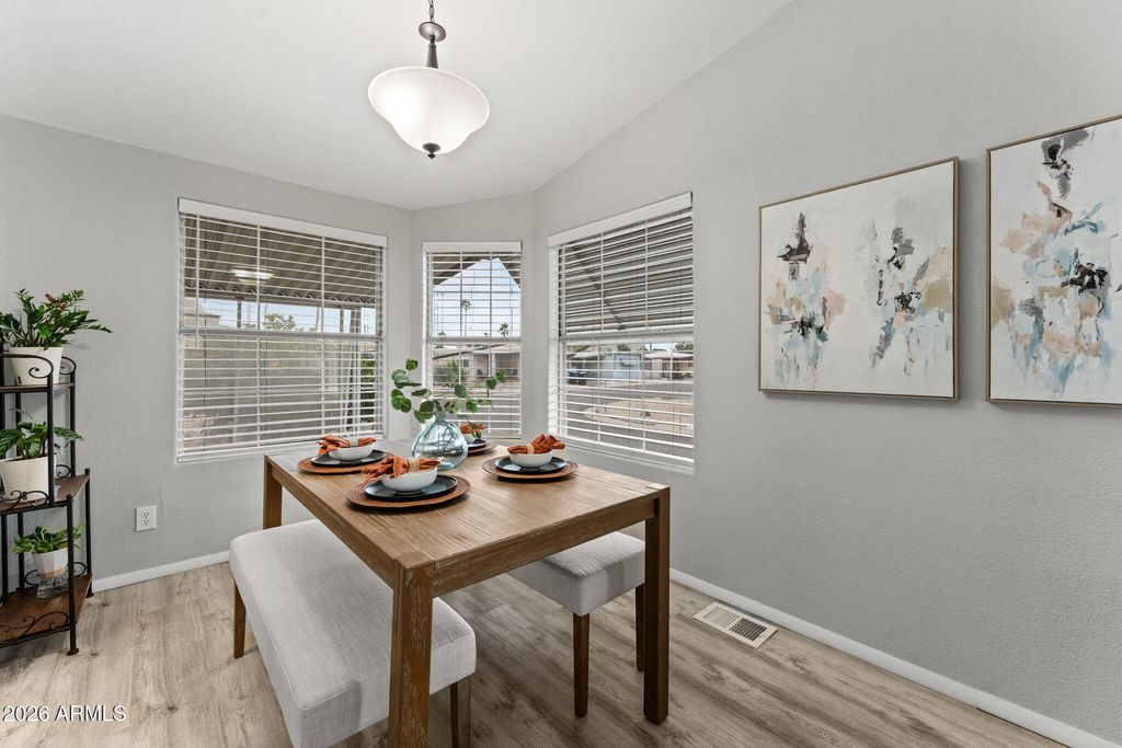 Image 9 of property listing at 2401 W SOUTHERN Avenue 155, Tempe, AZ 85282