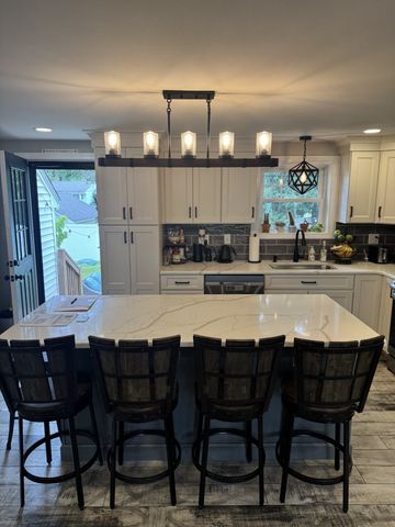 31 Mckenney Cir, Andover, MA 01810