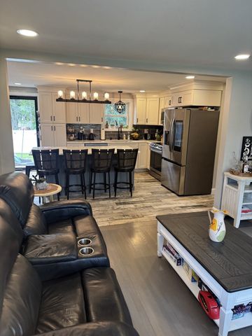 31 Mckenney Cir, Andover, MA 01810