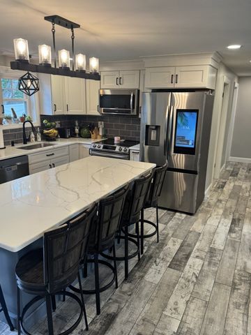 31 Mckenney Cir, Andover, MA 01810