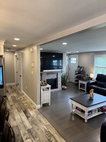 31 Mckenney Cir, Andover, MA 01810