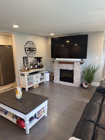 31 Mckenney Cir, Andover, MA 01810