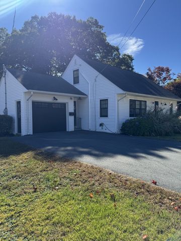 31 Mckenney Cir, Andover, MA 01810
