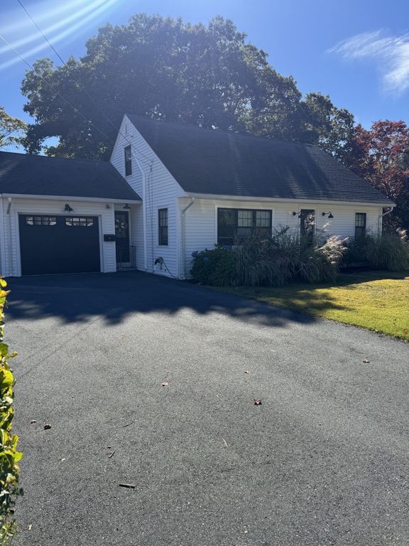 31 Mckenney Cir, Andover, MA 01810