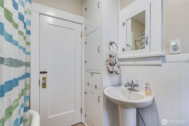 220 S 47th Street, Tacoma, WA 98408