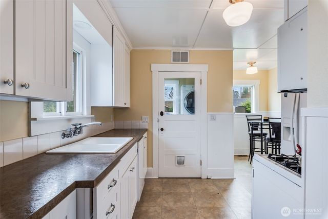 220 S 47th Street, Tacoma, WA 98408