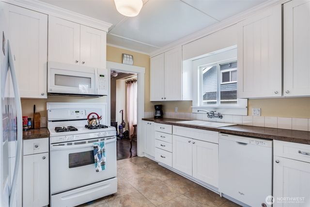 220 S 47th Street, Tacoma, WA 98408