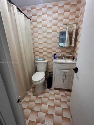 7546 NW 2nd Ter, Miami, FL 33126