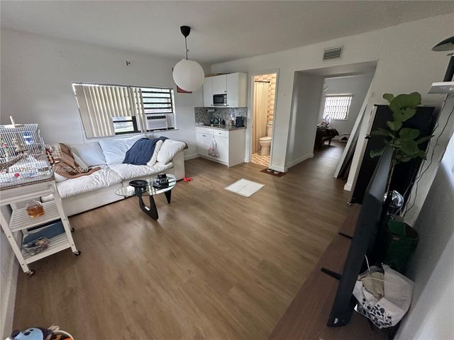 7546 NW 2nd Ter, Miami, FL 33126