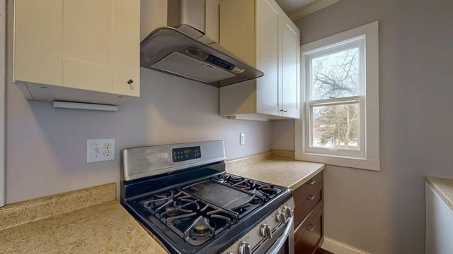 429 7th Street NW, Rochester, MN 55901