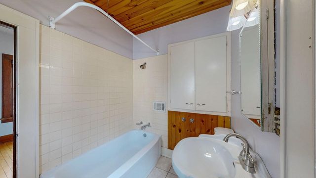 429 7th Street NW, Rochester, MN 55901