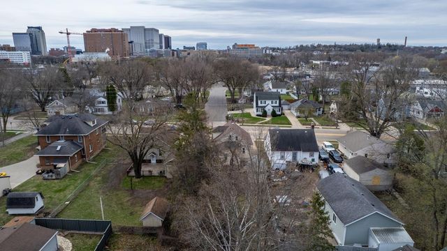 429 7th Street NW, Rochester, MN 55901