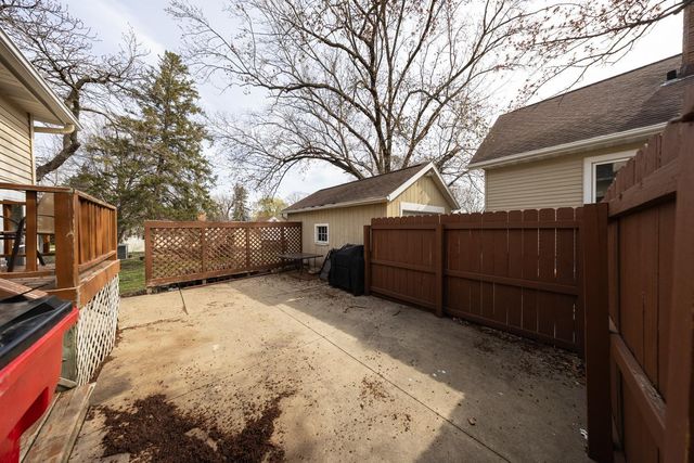 429 7th Street NW, Rochester, MN 55901
