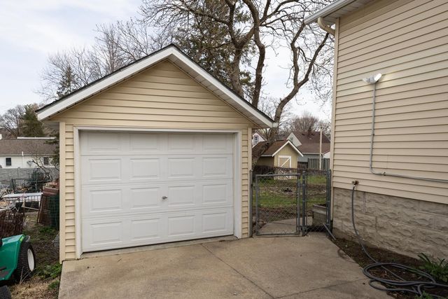 429 7th Street NW, Rochester, MN 55901
