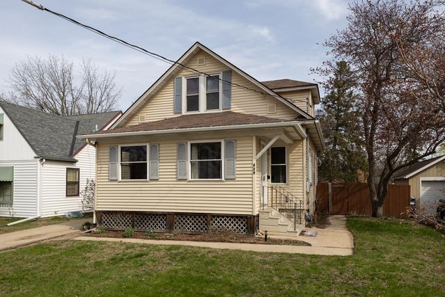429 7th Street NW, Rochester, MN 55901