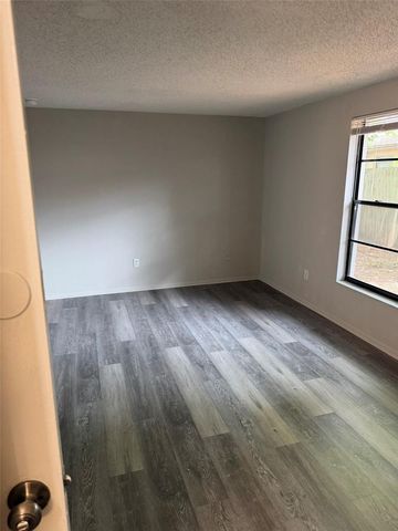 9601 SHALIMAR COURT, Tampa, FL 33615