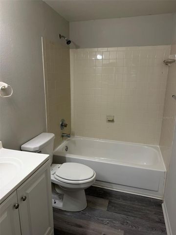 9601 SHALIMAR COURT, Tampa, FL 33615