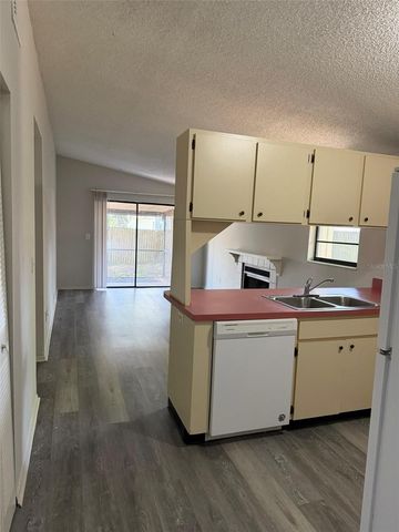 9601 SHALIMAR COURT, Tampa, FL 33615