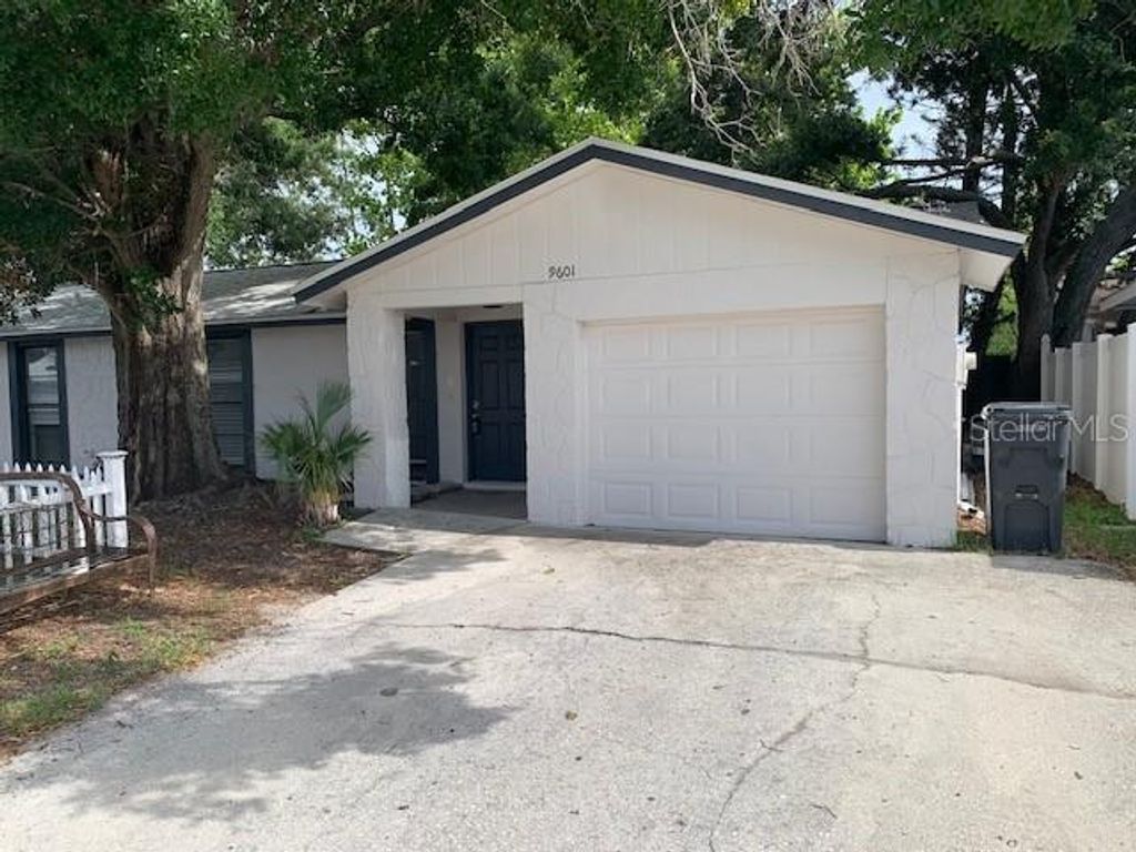 9601 SHALIMAR COURT, Tampa, FL 33615