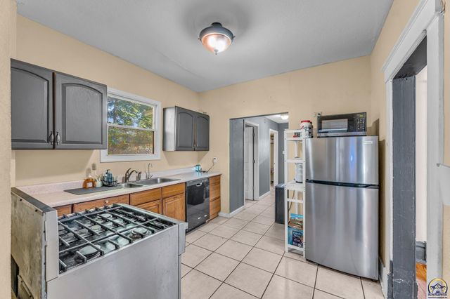 1224 SW Garfield AVE, Topeka, KS 66604