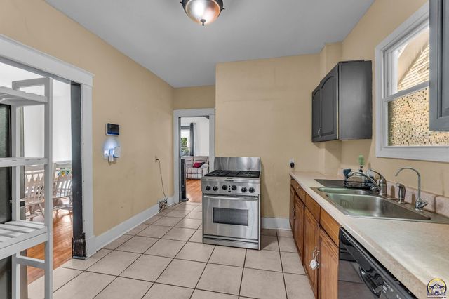 1224 SW Garfield AVE, Topeka, KS 66604