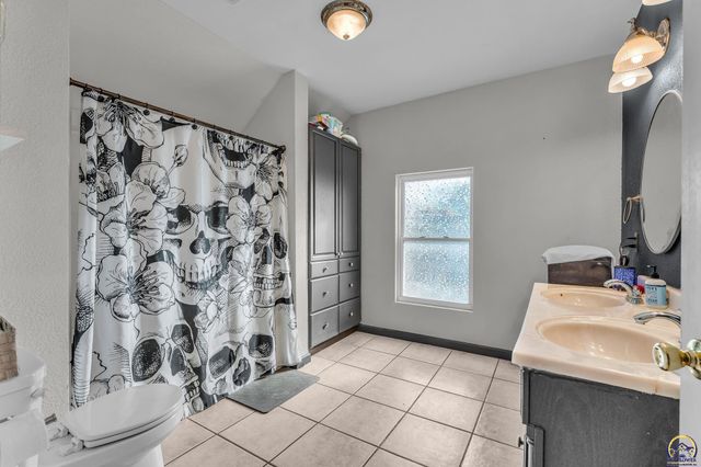 1224 SW Garfield AVE, Topeka, KS 66604