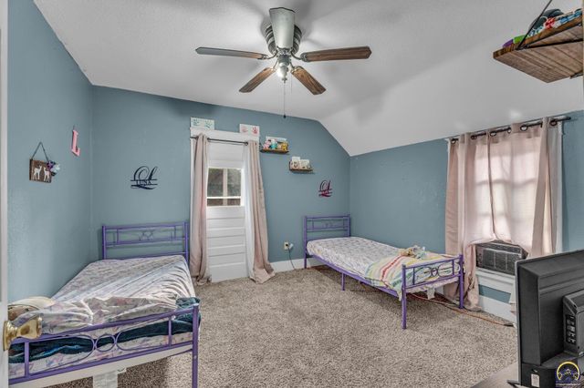 1224 SW Garfield AVE, Topeka, KS 66604