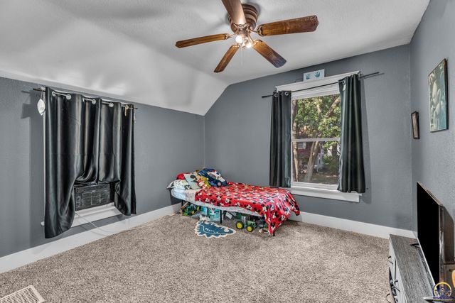 1224 SW Garfield AVE, Topeka, KS 66604