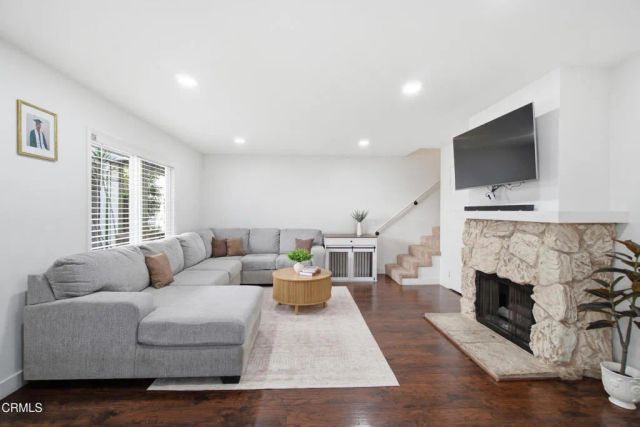 536 Spring Road 98, Moorpark, CA 93021