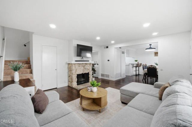 536 Spring Road 98, Moorpark, CA 93021