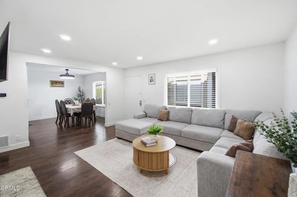 536 Spring Road 98, Moorpark, CA 93021