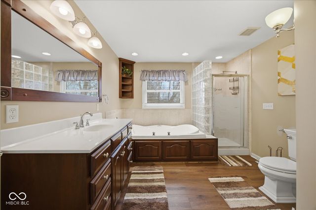 1812 S Clark Road, Shelbyville, IN 46176