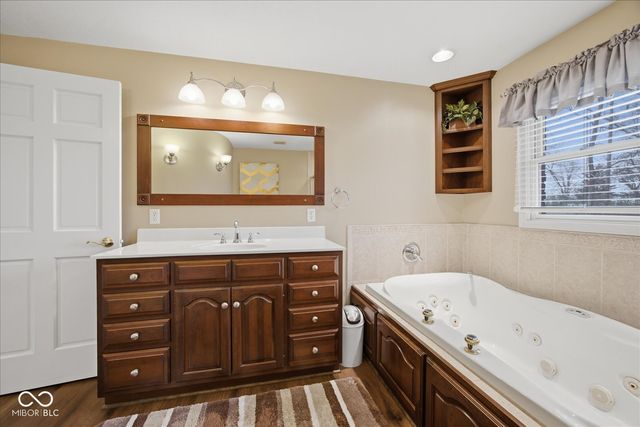 1812 S Clark Road, Shelbyville, IN 46176
