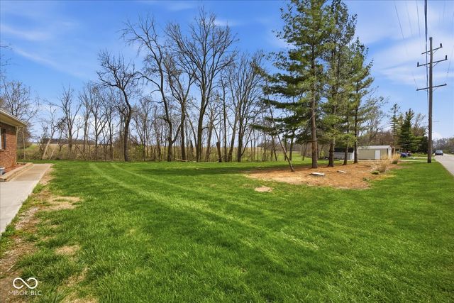 1812 S Clark Road, Shelbyville, IN 46176