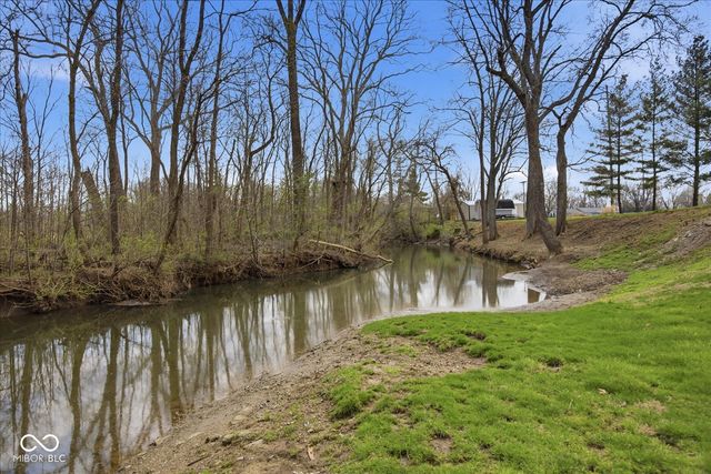 1812 S Clark Road, Shelbyville, IN 46176