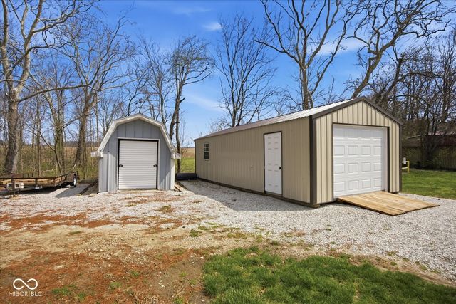 1812 S Clark Road, Shelbyville, IN 46176