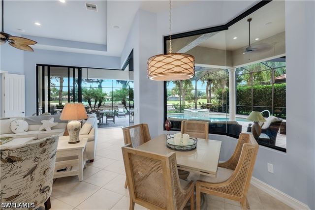 9002 Shenendoah CIR, Naples, FL 34113