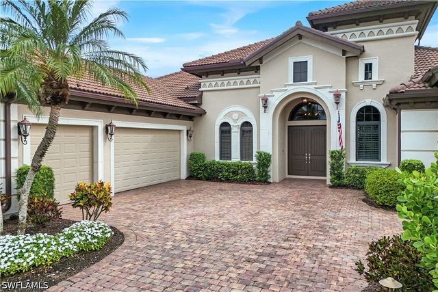 9002 Shenendoah CIR, Naples, FL 34113