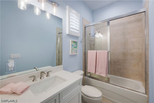 9002 Shenendoah CIR, Naples, FL 34113