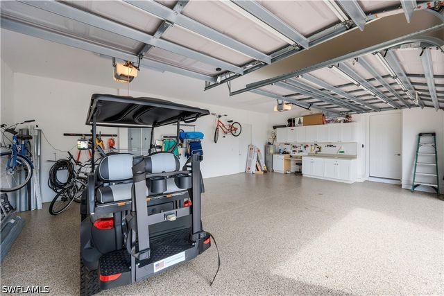 9002 Shenendoah CIR, Naples, FL 34113