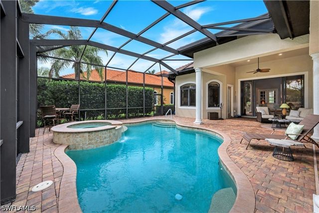 9002 Shenendoah CIR, Naples, FL 34113