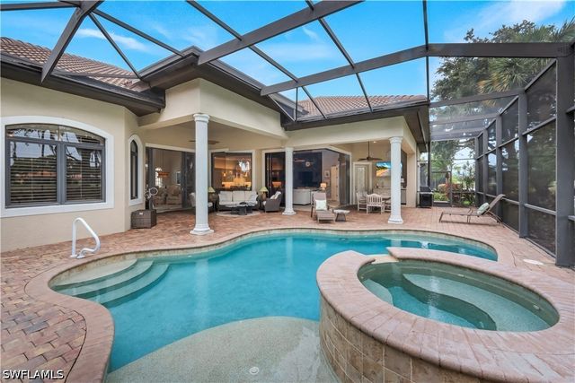 9002 Shenendoah CIR, Naples, FL 34113